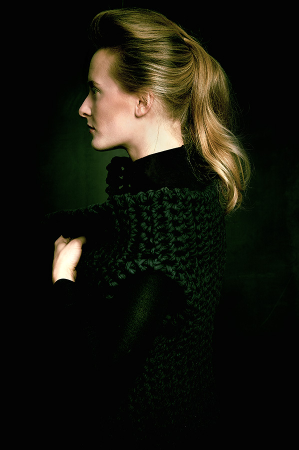 Lockere Steckfrisur auf Ponytail – Updo — Bild 1