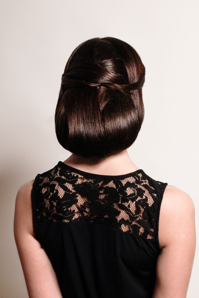 Beehive – Bienenkorb-Updo mit Toupier-Technik — Bild 1