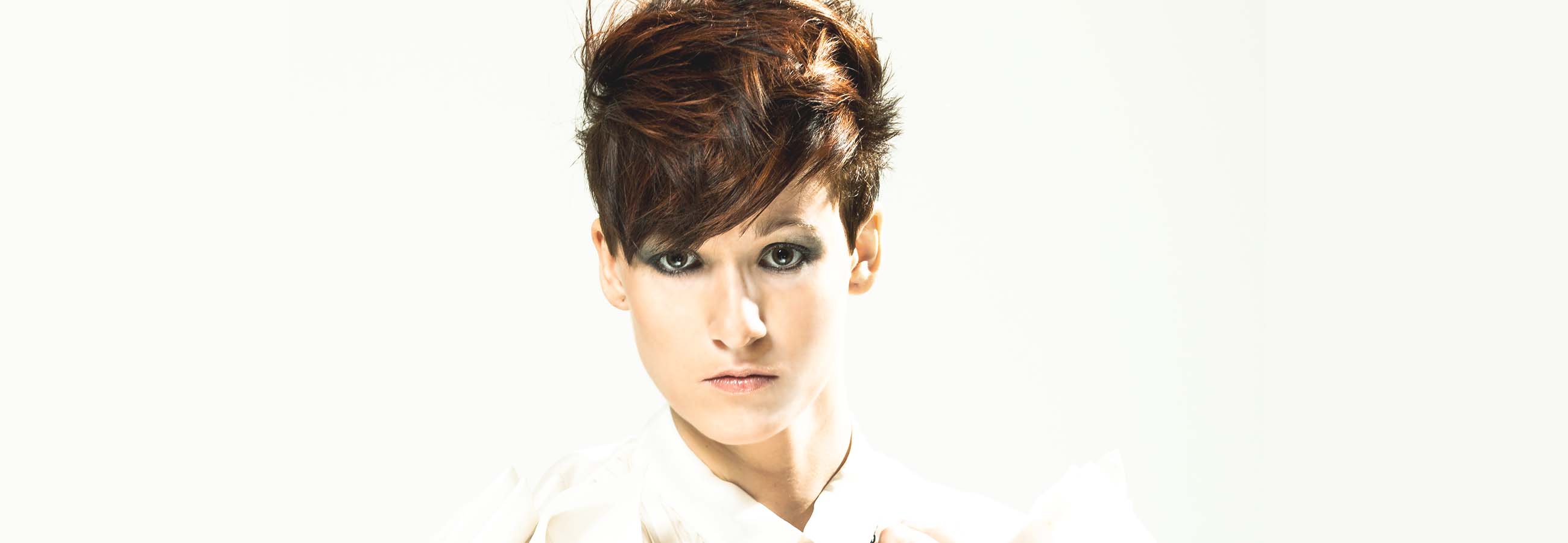 Shorty – Weicher Kurzschnitt mit Undercut, Point-Cut