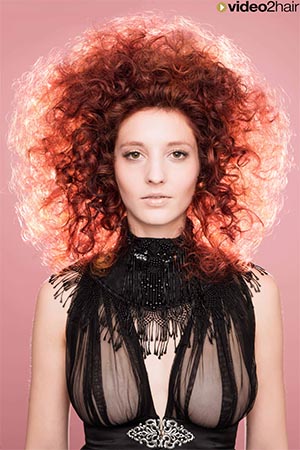 Kleine Locken eindrehen und stylen – Wickler