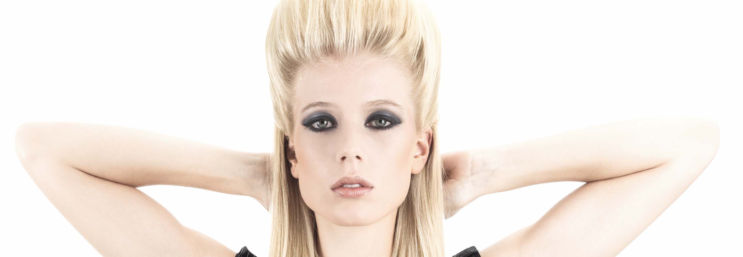 Catwalk 3 – Updo: toupierte Polster-Unterbau-Form — Trailer