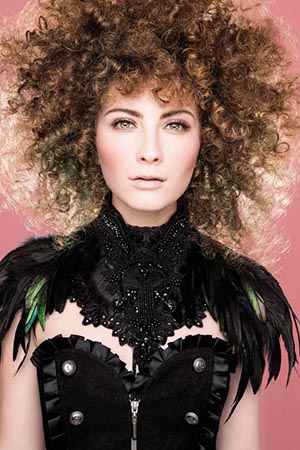Locken-Styling mit Dauerwellenwicklern