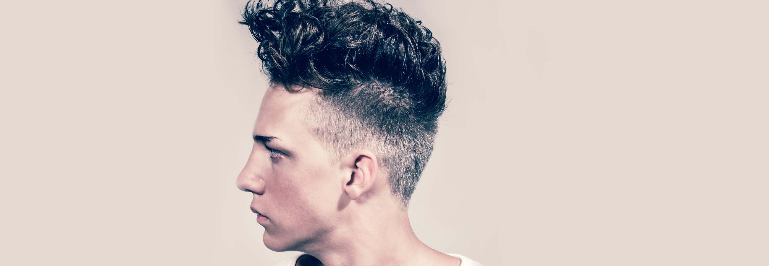 Herren-Undercut mit Freehand-Slice schneiden — Trailer