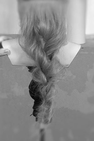 Twist-Curls mit locker geflochtenem Zopf